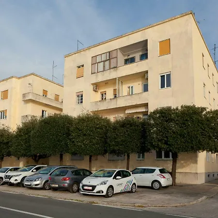 And Cvita Πανσιόν